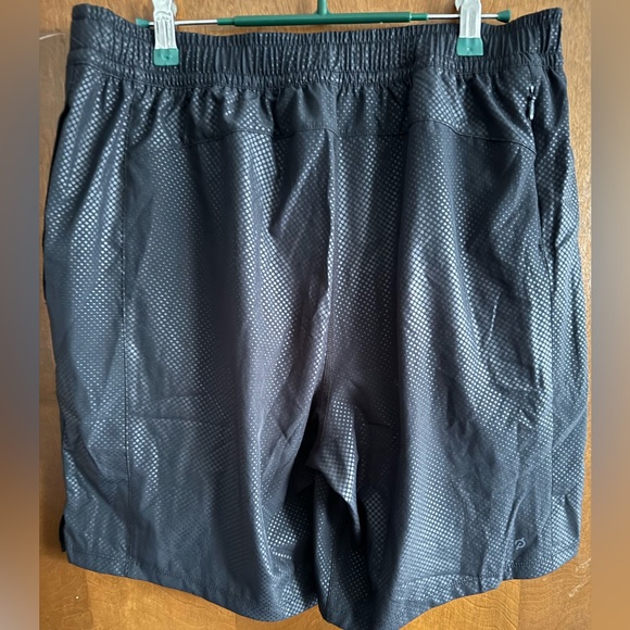 NWT/ Peloton men shorts size Large - Picture 3 of 5